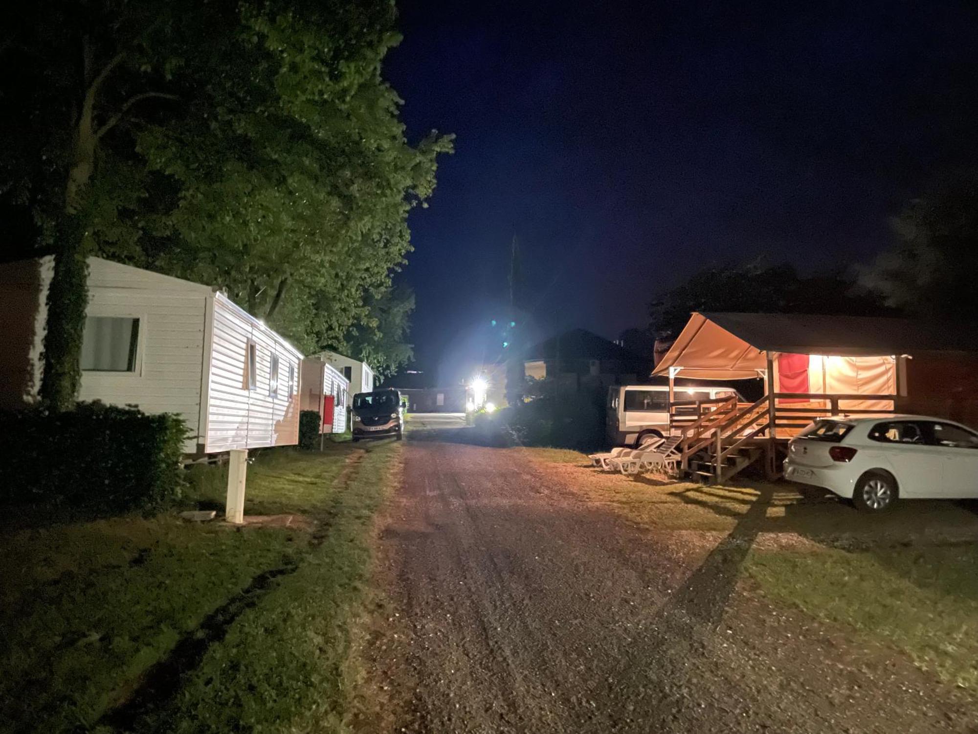 Camping Les Portes Du Perche Mamers エクステリア 写真